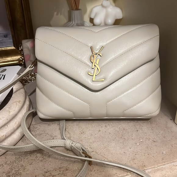 YSL LOULOU TOY STRAP BAG IN QUILTED "y"
LEATHER🤍 - Picture 9 of 11